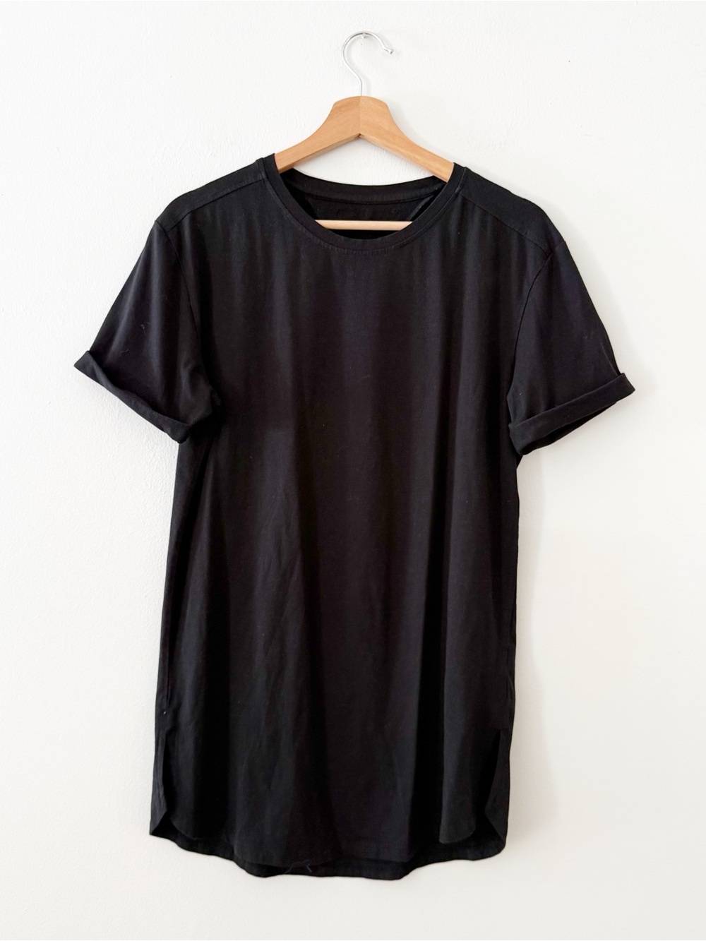 ALPHALETE GYM WORKOUT DROP CUT ATHLETIC TEE T SHIRT Mens M Black. Rolled sleeves